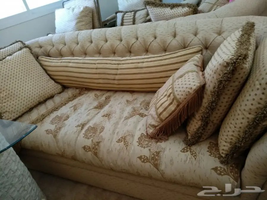 كنب أنيق ومريح - عرض خاص!