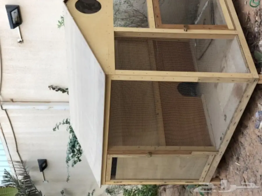 بيت للدجاج او القطط