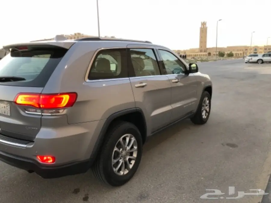 للبيع جيب قراند شروكي  2015 (image 4)