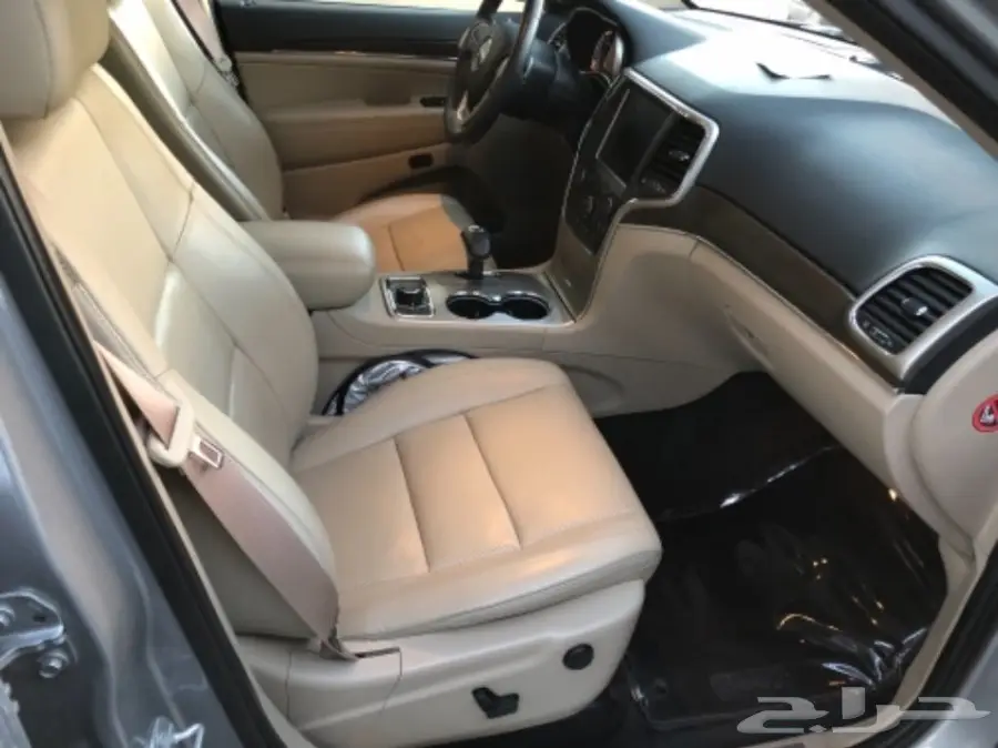 للبيع جيب قراند شروكي  2015 (image 9)