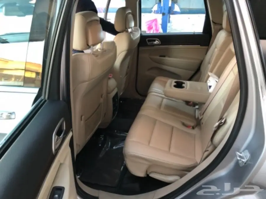 للبيع جيب قراند شروكي  2015 (image 11)