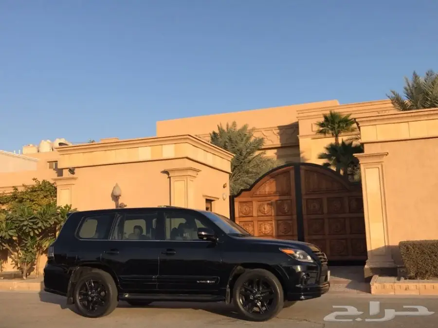 جيب لكزس LX570 2010 سعودي (image 1)