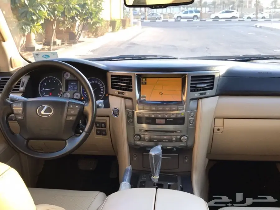 جيب لكزس LX570 2010 سعودي (image 6)