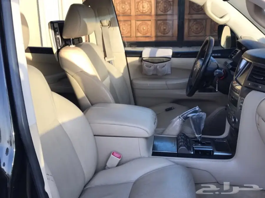 جيب لكزس LX570 2010 سعودي (image 8)