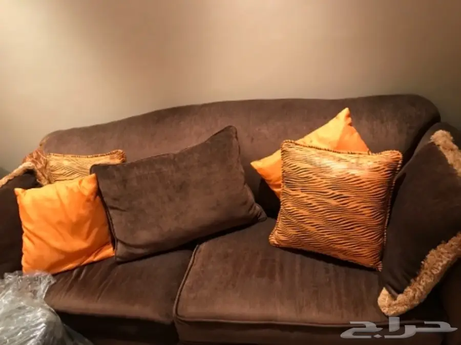 طقم أثاث منزل عصري - كنبة وستائر (image 2)