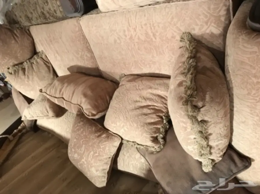 طقم أثاث منزل عصري - كنبة وستائر (image 5)