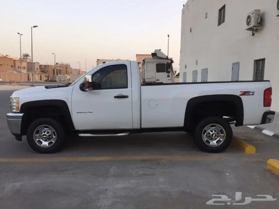 للبيع شفرلية سلفرادو 2011 ابيض HD2500 غماره (image 4)