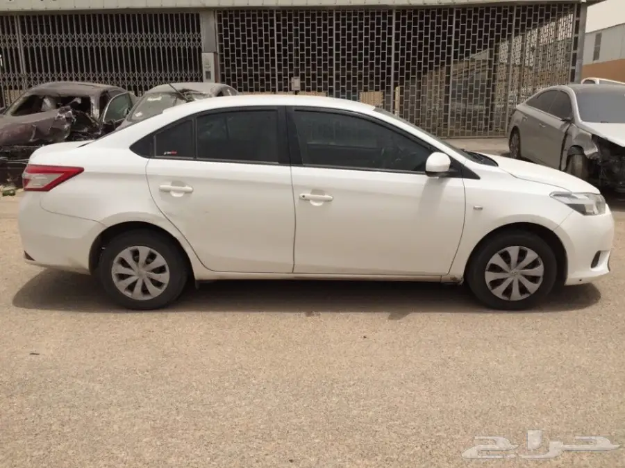 تويوتا يارس 2015 للبيع