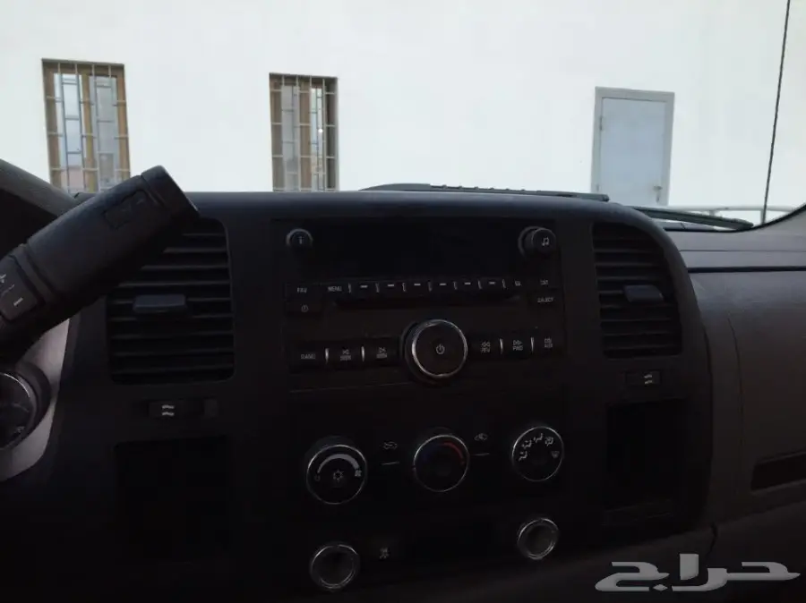 للبيع شفرلية سلفرادو 2011 ابيض HD2500 غماره (image 10)