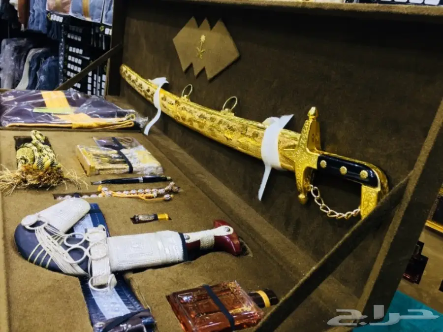 طقم فاخر هدية تجمل الكميه محدودة جدا شاهد 