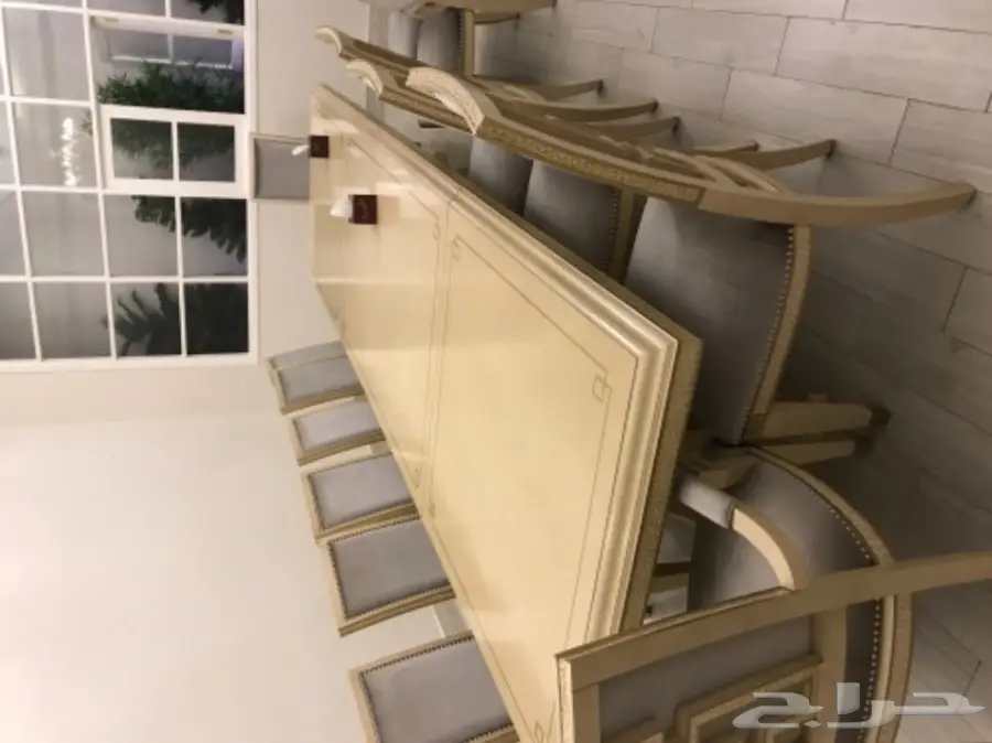 طاولة طعام فخمه