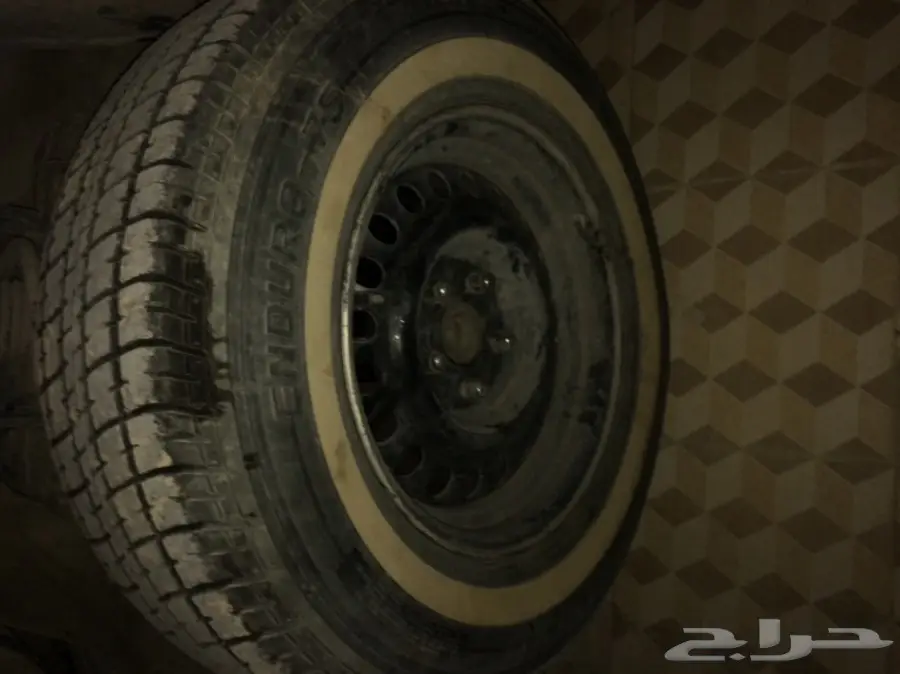 للبيع كفرات رانوي هايلكس مع جنوط مرسدس (image 2)