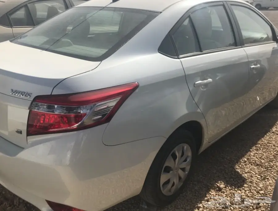 للبيع يارس اتماتيك ابيض موديل 2016 (image 3)