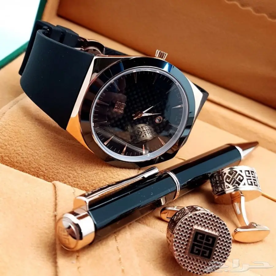 أطقم الماركات العالمية رجالي ونسائي 2018 (image 81)