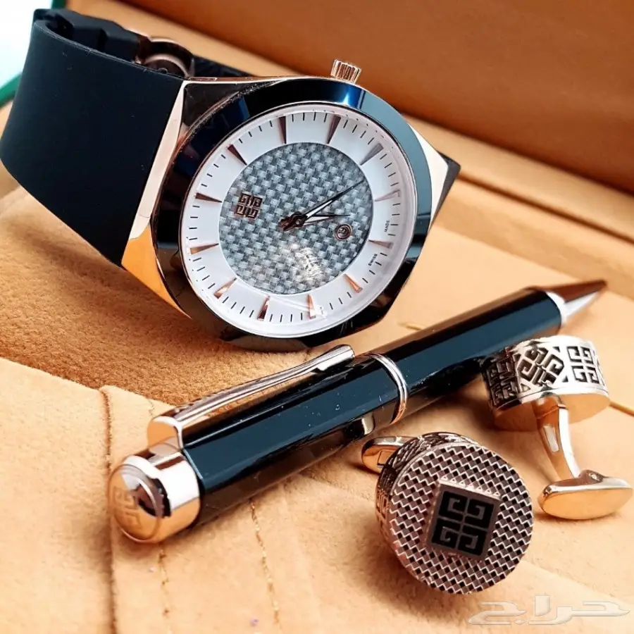 أطقم الماركات العالمية رجالي ونسائي 2018 (image 164)