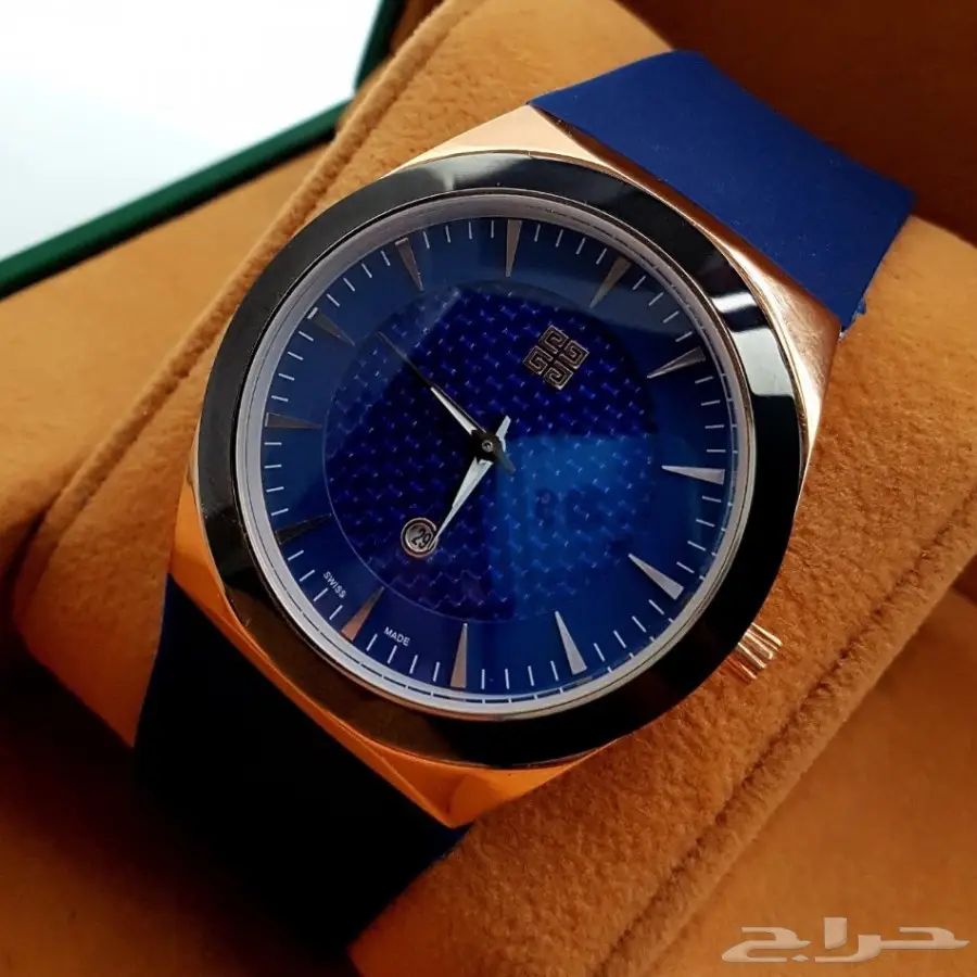 أطقم الماركات العالمية رجالي ونسائي 2018 (image 170)