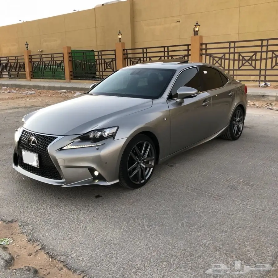 لكزس is F 2016 (image 4)
