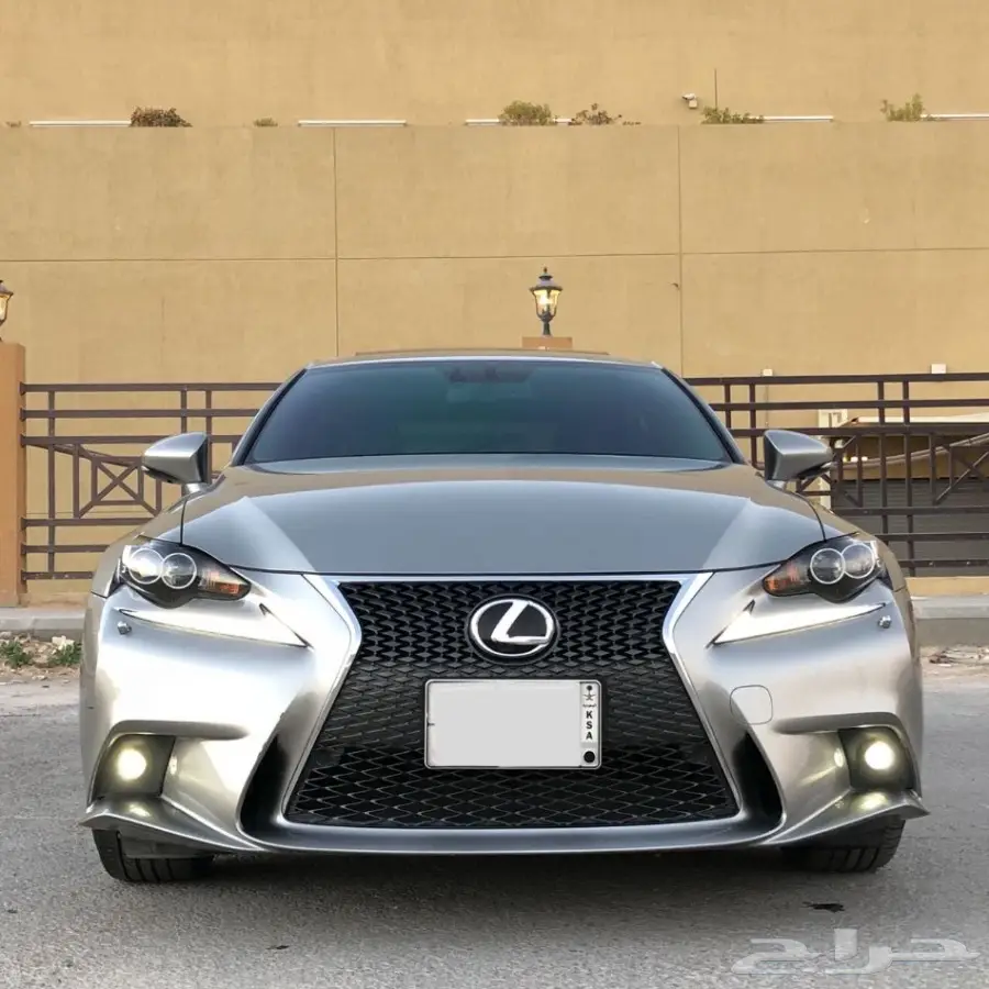 لكزس is F 2016 (image 5)