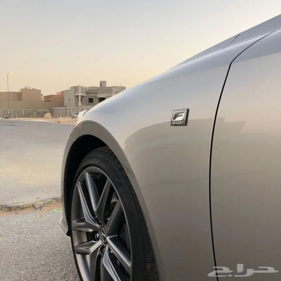 لكزس is F 2016 (image 9)
