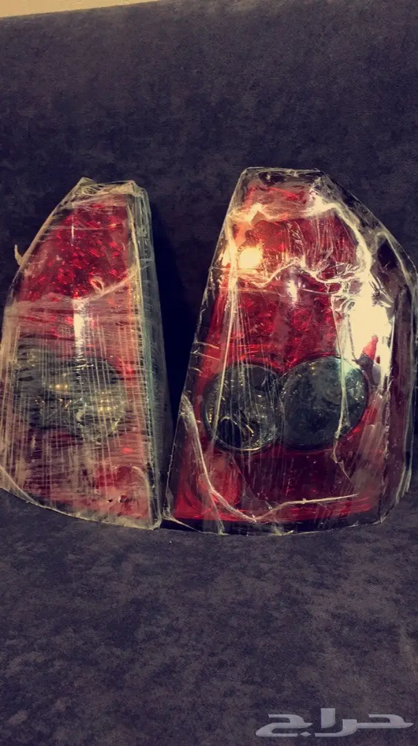 للبيع انوار امامي وخلفي كرايسلر  (image 1)
