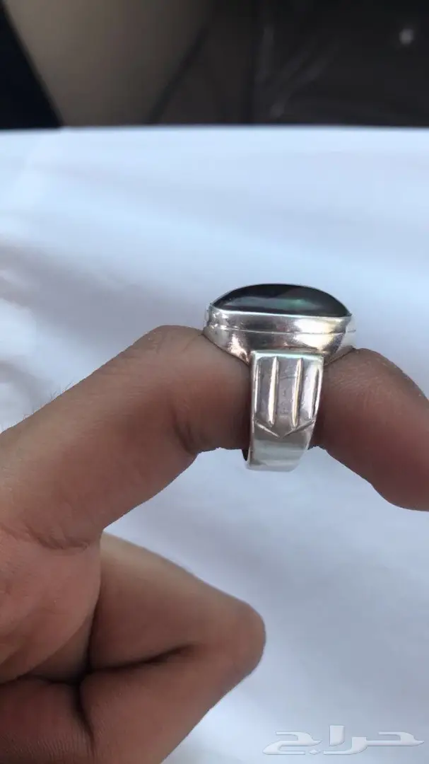 للبيع خاتم فضة اصلي مع فص عقيق يمني اصلي فيه (image 1)