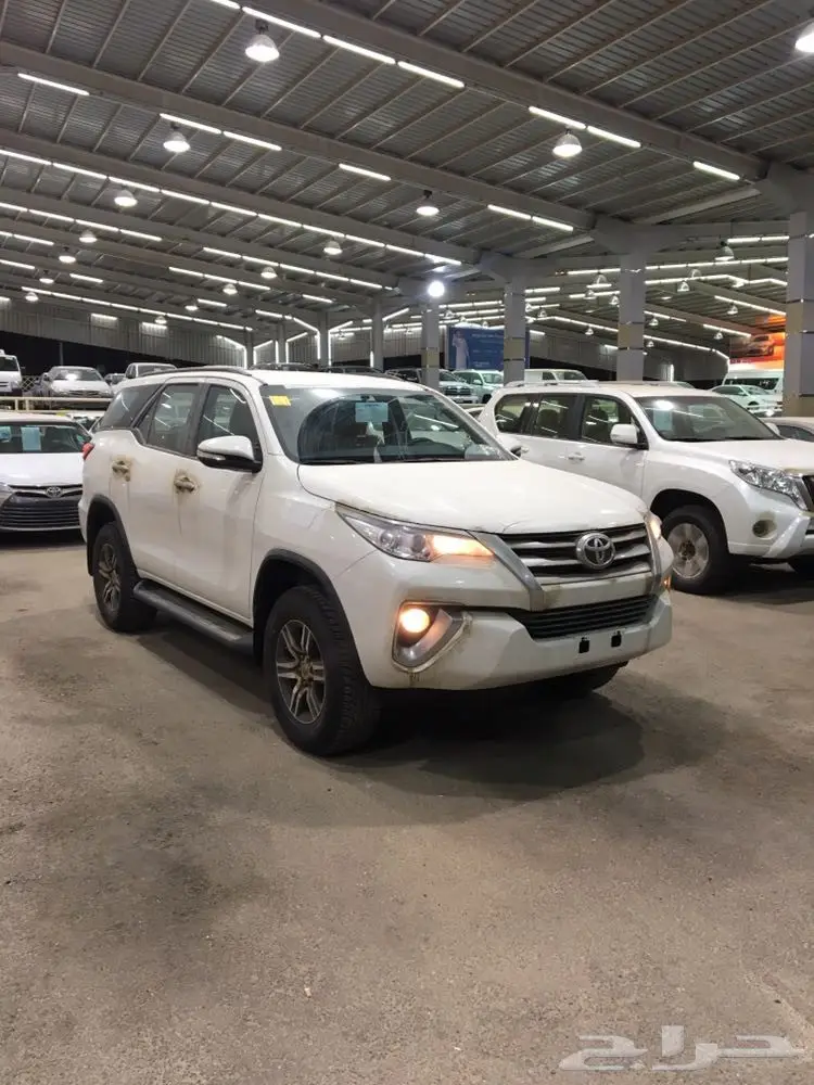 تويوتا فورتونر موديل 2017 4سلندر دبل وبدون