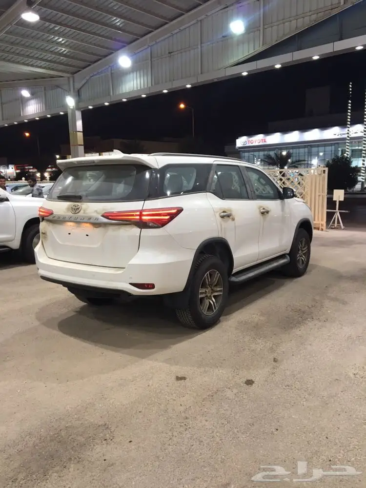 تويوتا فورتونر موديل 2017 4سلندر دبل وبدون (image 1)