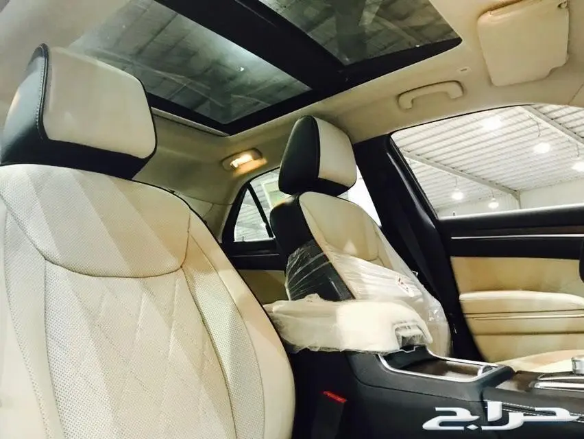 كرايزلر - C300 -اكزكتيف فل- 2017 -كميه محدوده (image 20)