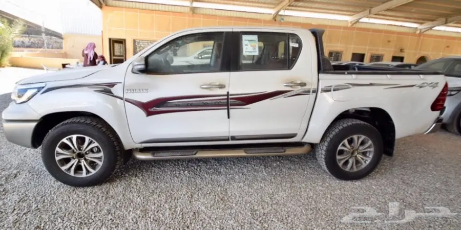 تويوتا هايلوكس 2018 سعودي دبل اوتوماتيك وعادي (image 5)