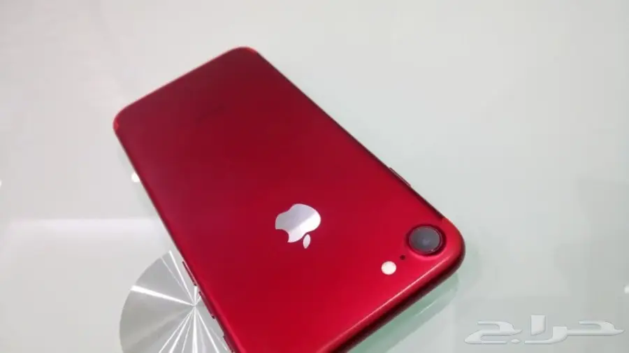 ايفون7 احمر بضمانه نظيف ولله الحمد