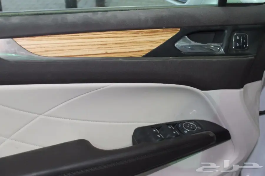 لنكولن M K C 2015 جيب ---M K Z سيدان- M K S (image 18)