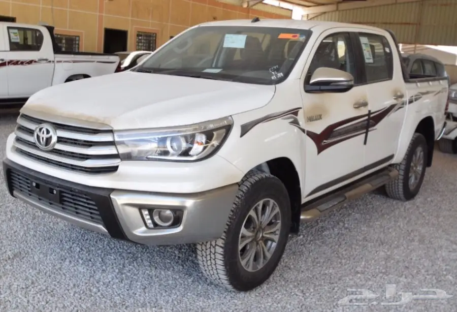 تويوتا هايلوكس 2018 سعودي دبل اوتوماتيك وعادي (image 2)