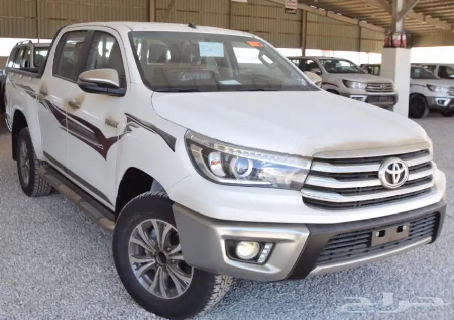 تويوتا هايلوكس 2018 سعودي دبل اوتوماتيك وعادي (image 1)