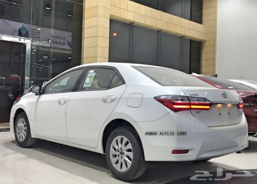 تويوتا كورلا 2018 - نسخة كاملة 2.0 (بريمي) - حالة ممتازة (image 2)