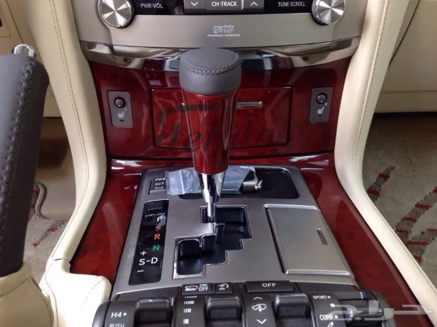 تشطيب لكزس كلاسيك فاخر: خشب أصيل (image 2)