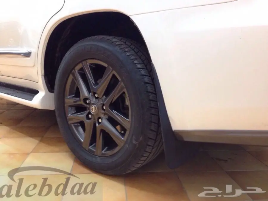 تشطيب لكزس كلاسيك فاخر: خشب أصيل (image 13)