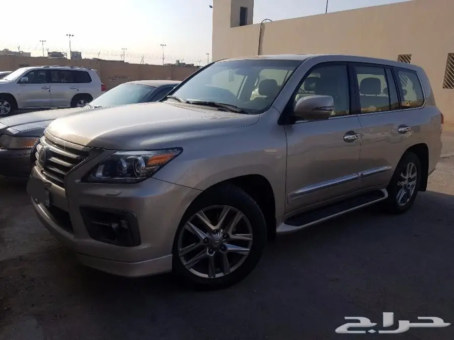 جيب لكزس 2014 سمني نظيف جدا (image 1)