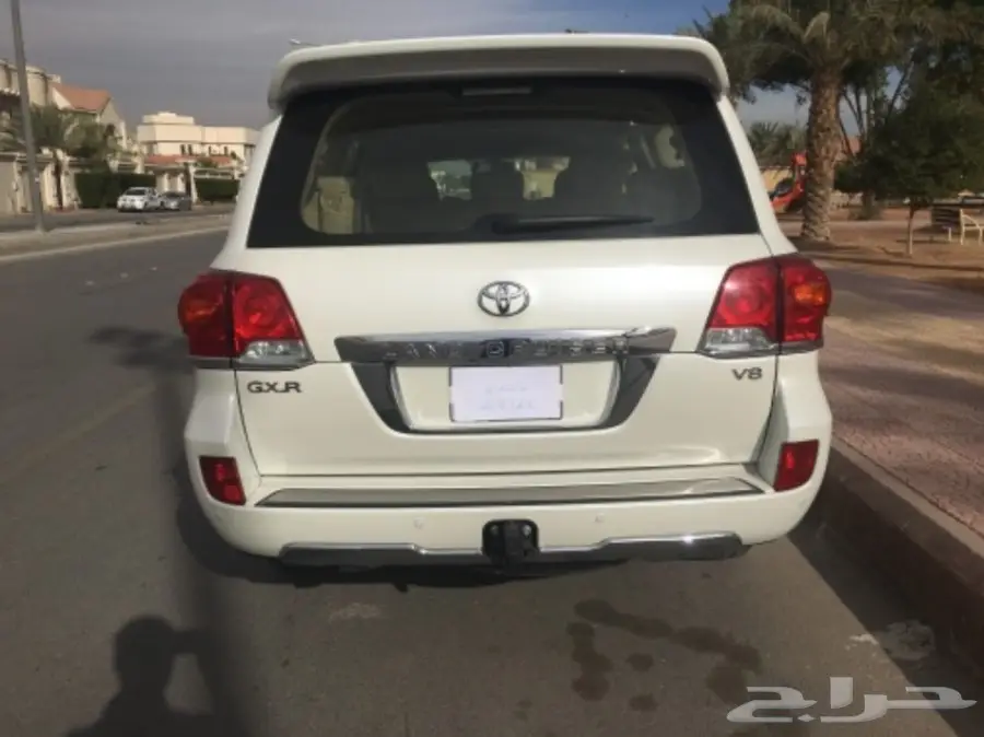 لاند كروزر جي اكس ار فل كامل موديل 2015 (image 2)