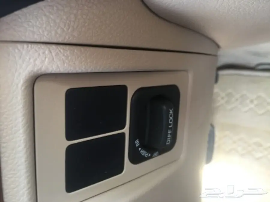 لاند كروزر جي اكس ار فل كامل موديل 2015 (image 10)