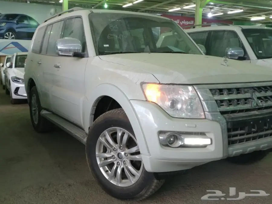 ميتسوبيشى باجيرو   فل كامل خليجى موديل 2017 (image 1)