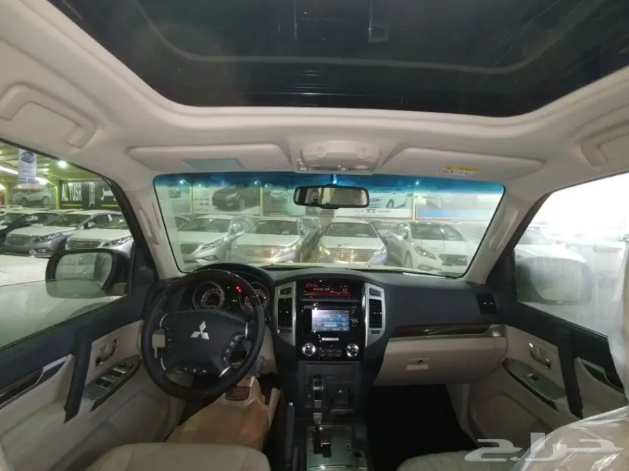 ميتسوبيشى باجيرو   فل كامل خليجى موديل 2017 (image 9)