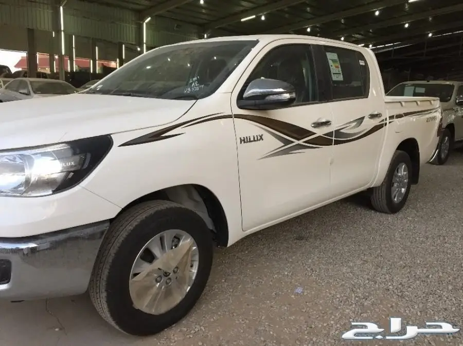 هايلوكس الساير 2017 عادي - مكيف خلفي وكاميرا (image 2)