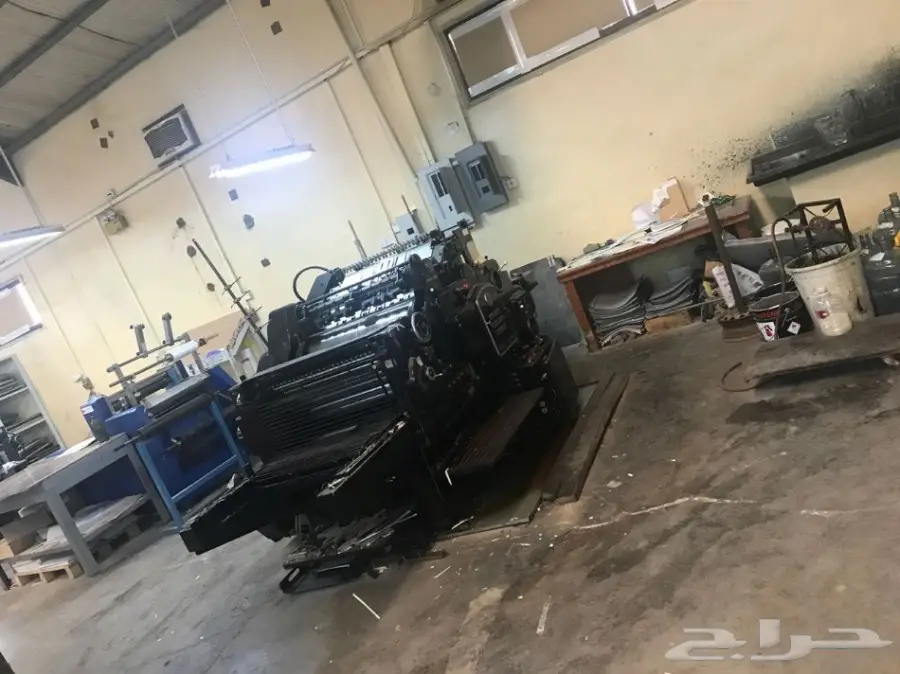 مطبعة اوفست بكامل محتوياتها ومكائنها 