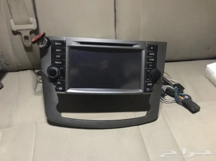 للبيع شاشة تركب للافالون  موديل ال12 و11