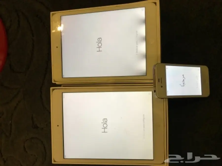 للبيع عدد 2 ايباد مني وايفون 4