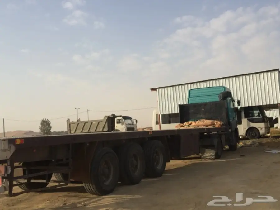 للبيع اكسور 2003 مع السطحه 