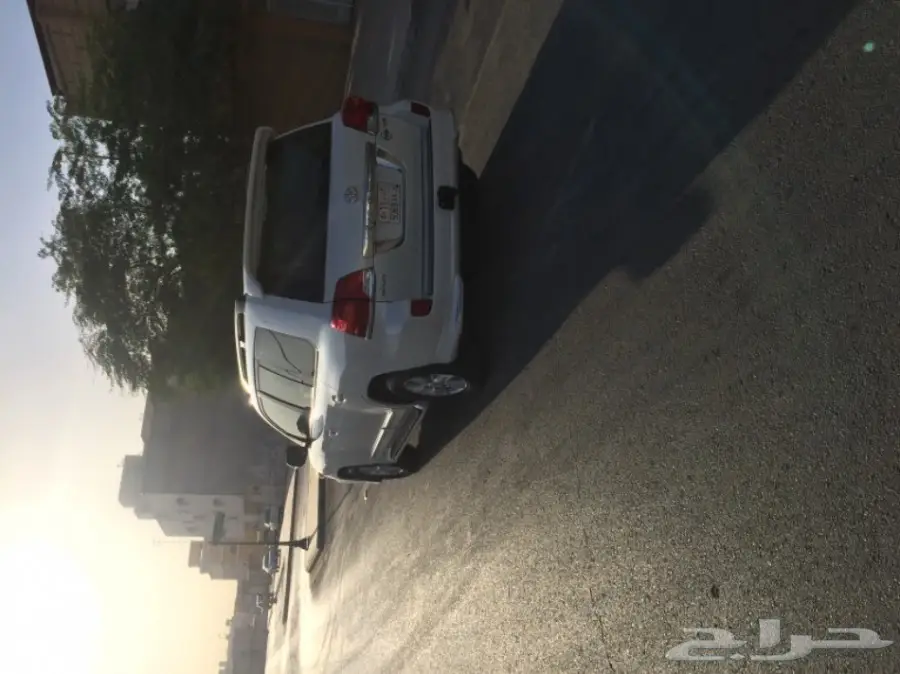 تويوتا لاندكروزر GXR 2015  فل كامل (image 2)