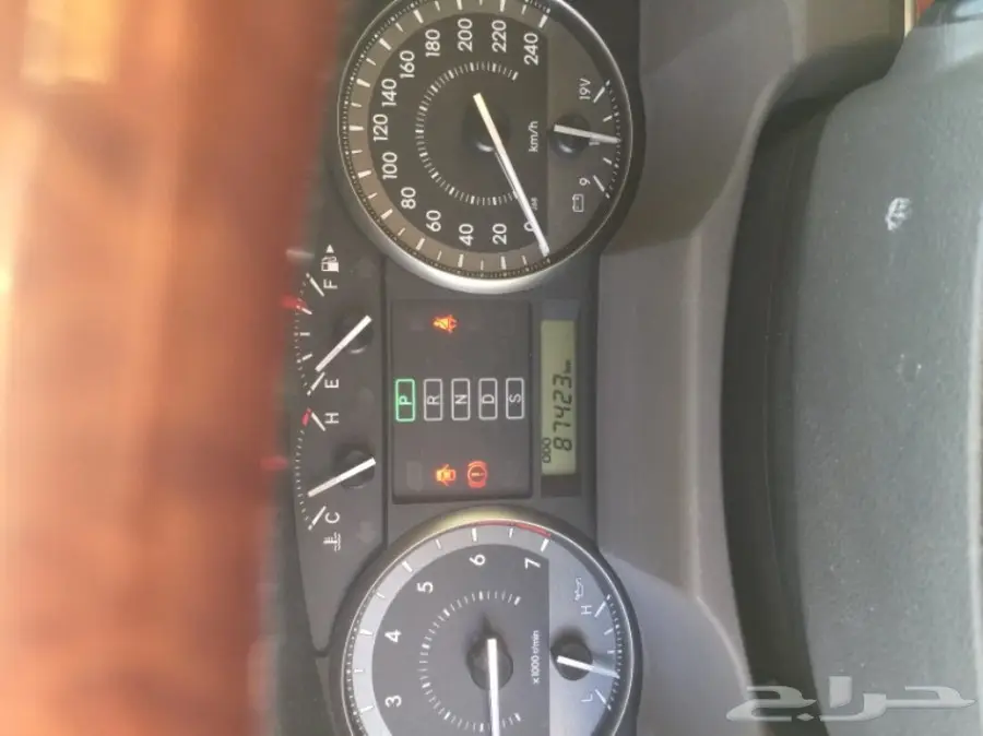 تويوتا لاندكروزر GXR 2015  فل كامل (image 5)