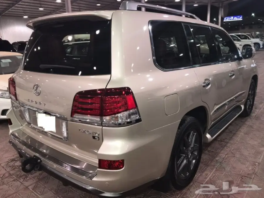 لكزس ال اكس 570 ذهبي 2015 فل كامل - معرض سما2 (image 6)