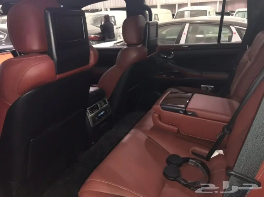 لكزس ال اكس 570 ذهبي 2015 فل كامل - معرض سما2 (image 7)